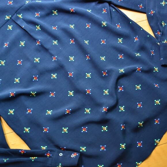 Designer Lady's Button Up Blouse Size S - Picture 9 of 10